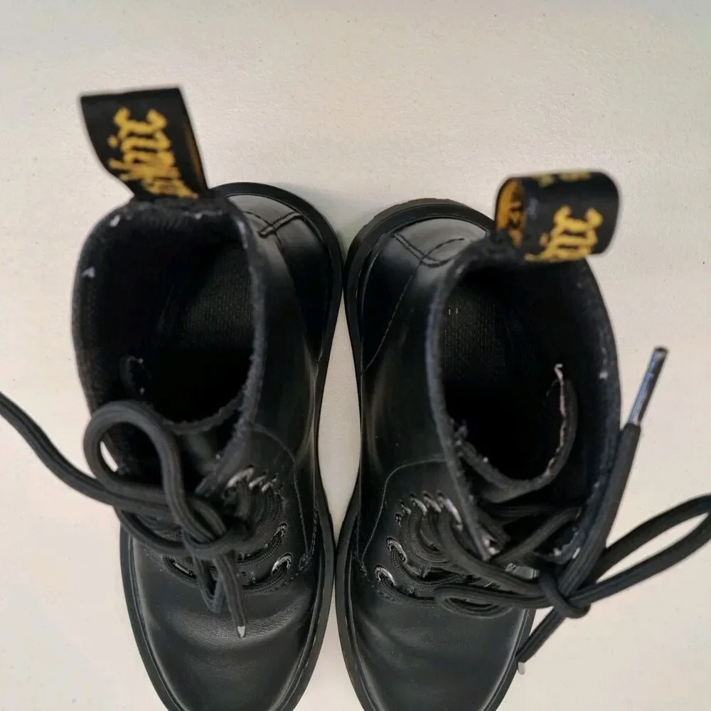 Dr. Doc Martens LUANA Black Matte Leather Ankle Boots AW004 Docs Womens Size 7 - Picture 8 of 10